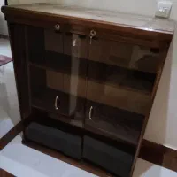 کمد درب شیشه ای سه طبقه