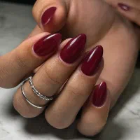 خدمات حرفه‌ای ناخن