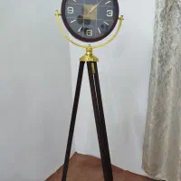 ساعت ایستاده