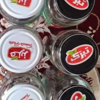 تعداد شش عدد شیشه تمیز و بهداشتی