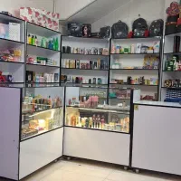 ویترین و قفسه