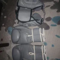 دستکش و کلاه بوکس نو