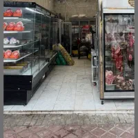 کارگر مرغ فروشی با جای خواب