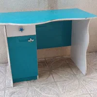 میز کامپیوتر در حد نو
