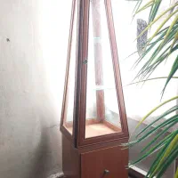 ویترین طرح ایفل یک درب و یک کشو سه طبقه مینیمال