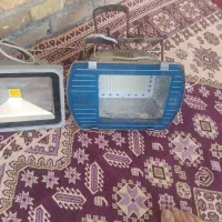 دوعدد نور افشان یکی پنجاه وات واون یکی صد وات