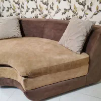 مبل راحتی کنج ۲ نفره کاملا سالم و در حد نو