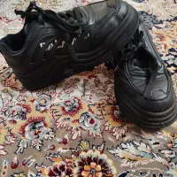 کفش سایز ۳۹