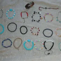 اکسسوری های دخترانه و دستبند  و گیره های مو