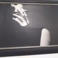 تابلو سیاه سفید و مجسمه دیوارکوب