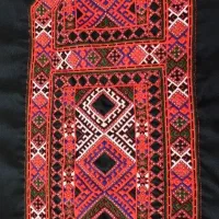 دو تا زی آستین چرخ و دست نارنجی و قرمز
