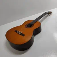 گیتار یاماها c70 درحد نو اصلا استفاده نشده