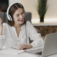 دوره آنلاین زبان *با تخفیف تا ۱ ترم رایگان*
