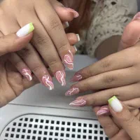 مدل برای کاشت ناخن فقط با هزینه متریال