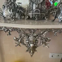 آینه و شمعدان نقره ای رنگ(سیاه قلم)