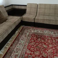 فروش فوری ۲دست مبل و میز عسلی و لوستر