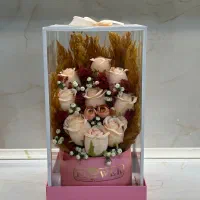 باکس کادویی شیشه ای دسته گل صورتی