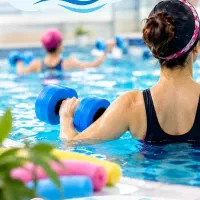 کلاس ورزش در آب و آبدرمانی بانوان