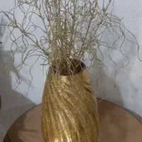 گل وگلدان