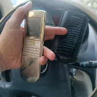 گوشی ۸۸۰۰ بسیار زیبا رنگ طلایی
