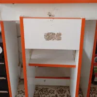 میز چوبی سالم