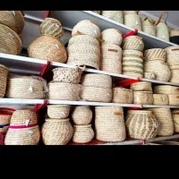 سبد حصیری و خرما