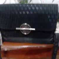 کیفها همه دویست تومن