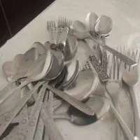یک دست قاشق و چنگال در حد نو