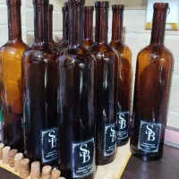 بطری شیشه ای در چوب پنبه فروش فوری