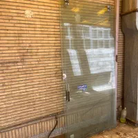 درب کشویی شیشه بزرگ