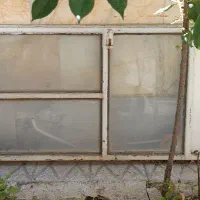 درب آهنی باشیشه سالم