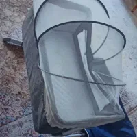 تخت کنار مادر