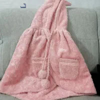 تعدادی لباس بچگانه