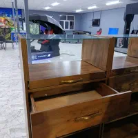 ویترین چوبی و شیشه ای