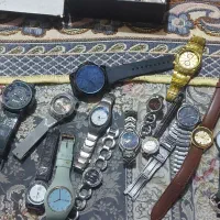 ساعت ها فروشی باهم