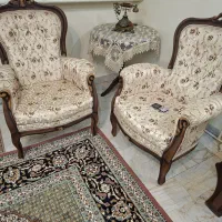 مبلمان9 نفره کاملا سالم بدون کوچکترین ایراد با میز