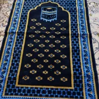 تعدادی سجاده و جانماز و تسبیح