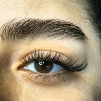 کاشت مژه