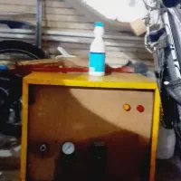پمپ باد سفارشی ساز سه کپسوله و تعدادی نیمکت آهنی