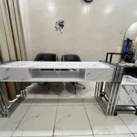 میز ناخن و صندلی انتظار