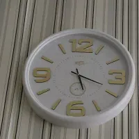 ساعت دیواری نو نو هست