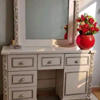میزآرایش،به همراه شیرینی خوری