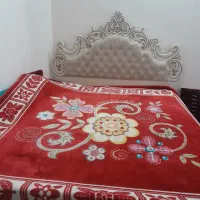 تخت به همراه خوشخواب