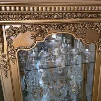 ویترین منبت طلایی