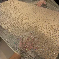 گوینده خانم برای پیج اینستاگرام