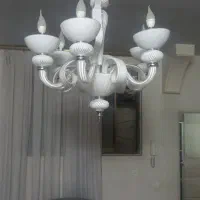 یک عدد لوستر شیشه ای