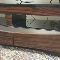 میز زیر تلویزیون