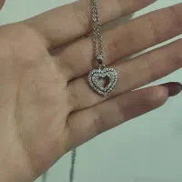 گردنبند فروشی یادگاریه به دلیل مشکل مالی میفروشم