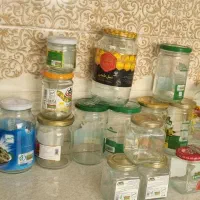 بطری وظروف ترشی و عسل