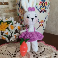 عروسک خرگوش قلاب بافی